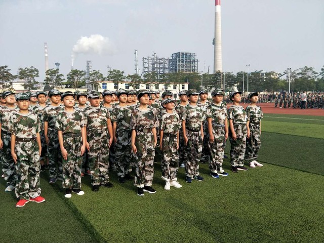 第四期沧州八中北校区初中一年级29班军训精彩瞬间。 
